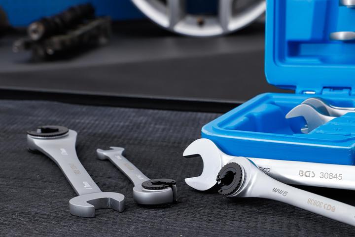 Immagine prodotto BGS Set di chiavi ad anello a cricchetto (8 mm, 9 mm, 10 mm, 11 mm, 12 mm, 13 mm, 14 mm, 15 mm, 17 mm)