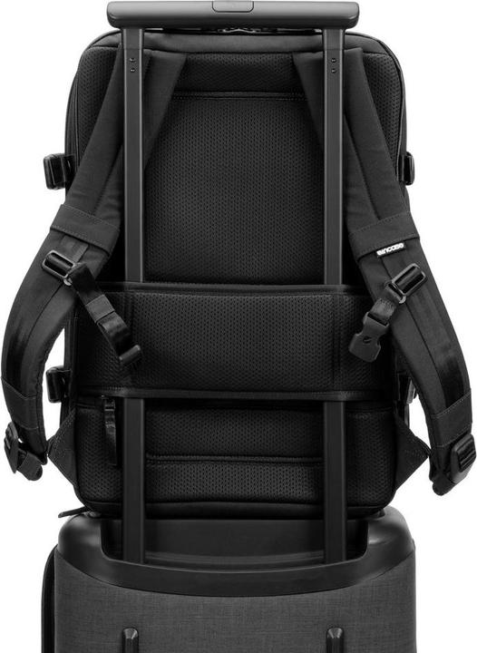 Actual product image Incase A.R.C. Travel Pack (25 l)