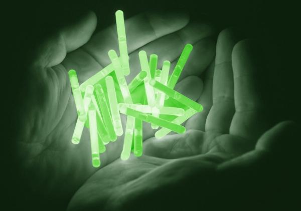 Immagine prodotto Knicklichter 100per le pose dell'indicatore di morso di pesca in verde neon 38 x 4,5 mm