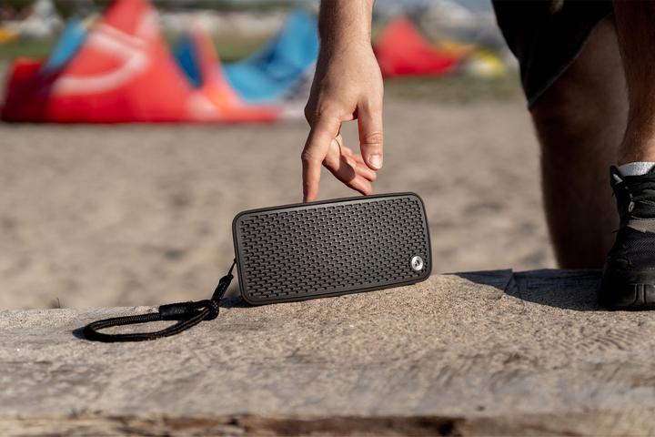 Actual product image Audio Pro P5 Portable Wireless Loudspeaker - Black (14 h)