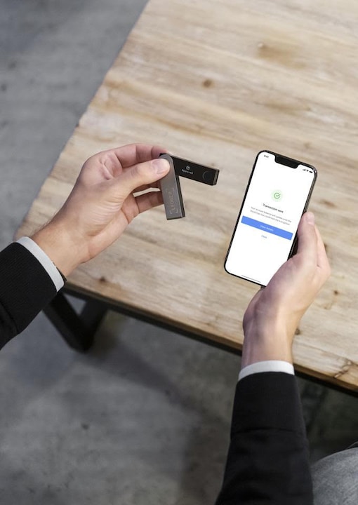 Actual product image Ledger Nano X - Onyx black (Bitcoin, Litecoin, Ubiq, Bitcoin cash, Komodo, Zcash, Ethereum Classic, Ether, Vertcoin, Stellar, Neo, Dash)