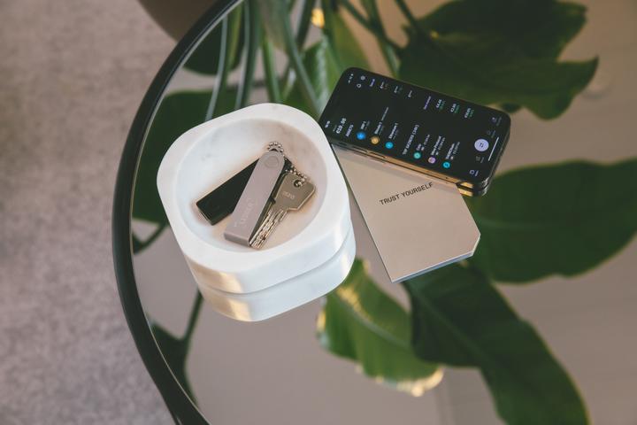 Actual product image Ledger Nano X - Onyx black (Bitcoin, Litecoin, Ubiq, Bitcoin cash, Komodo, Zcash, Ethereum Classic, Ether, Vertcoin, Stellar, Neo, Dash)