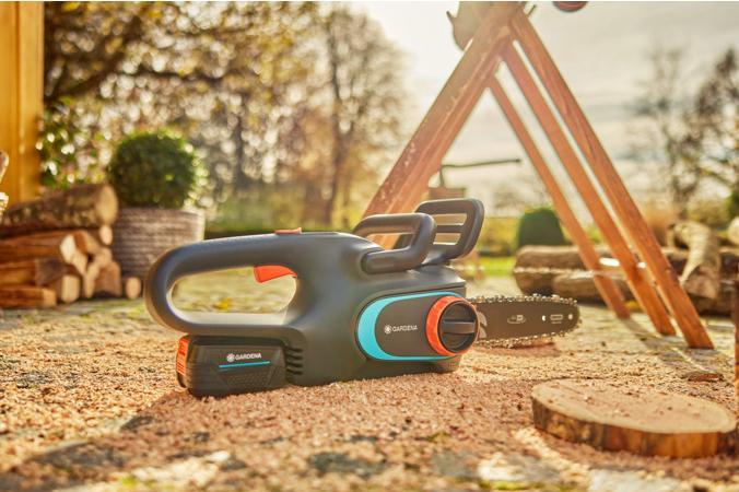 Image du produit Gardena Akku-Kettensäge PowerSaw 250/18V P4A Ready-T-U Set (Tronçonneuse à batterie)