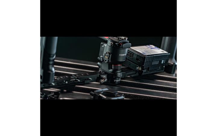 Immagine prodotto Tilta Staffa di alimentazione a doppia impugnatura per DJI Ronin (Maniglia cardanica)