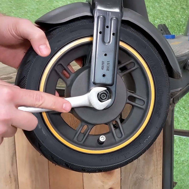 Actual product image Ninebot 10 inch tubeless tyres