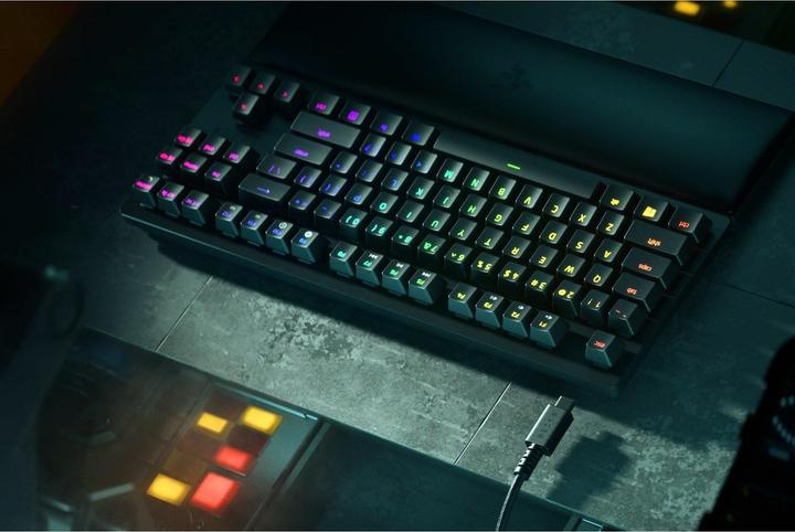 Actual product image Razer Huntsman V2 (Germany, Cable)