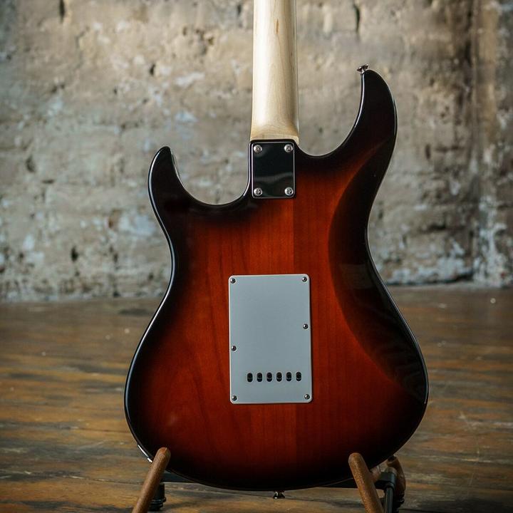 Actual product image Yamaha PAC112J 6-string Electric Guitar Black (Electric guitar, Maple, Alder, Walnut)