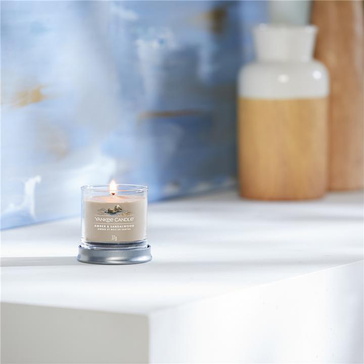 Actual product image Yankee Candle Amber & Sandalwood Signature Small Tumbler Scented Candle