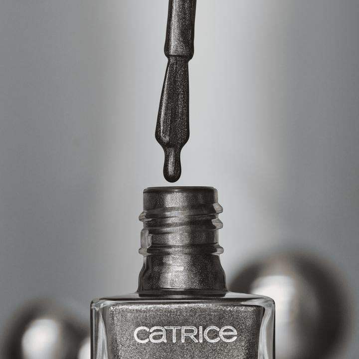 Actual product image Catrice Bold Magnetic Nail Polish (040 - Caught In Your Orbit)