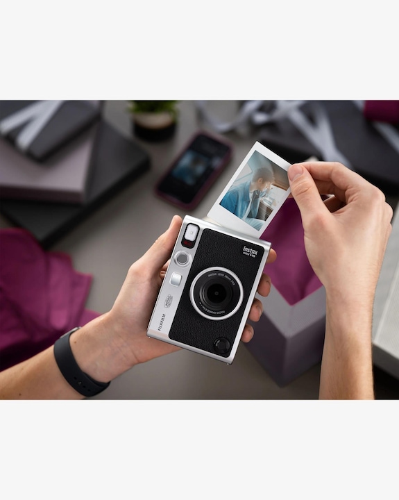 Actual product image Fujifilm Instax Mini Evo (type c)