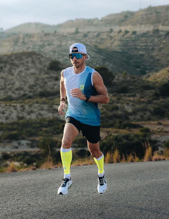 Actual product image Compressport Performance Tank M (S)