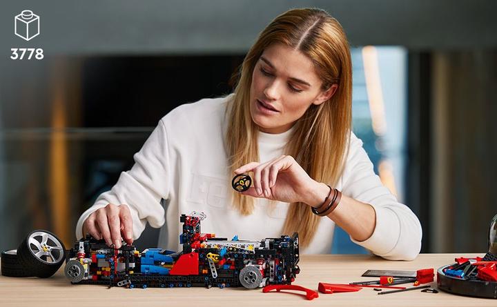 Actual product image LEGO Ferrari Daytona (42143, LEGO Technic)
