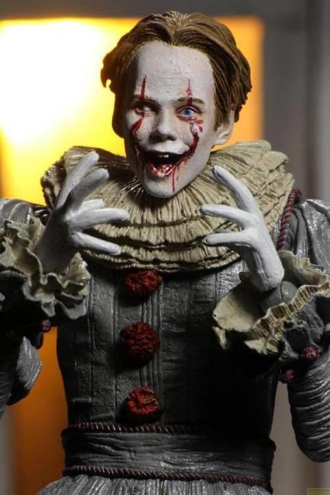 Actual product image Neca Stephen King's It 2: Ultimate Pennywise