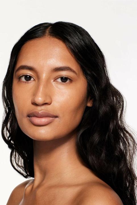 Actual product image Shiseido Revitalising Skin Glow Fond de Teint No 410 (410 Sunstone)