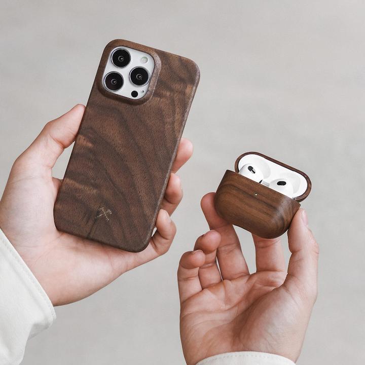 Actual product image Woodcessories AirPods Case Wood (Headphone sleeve)