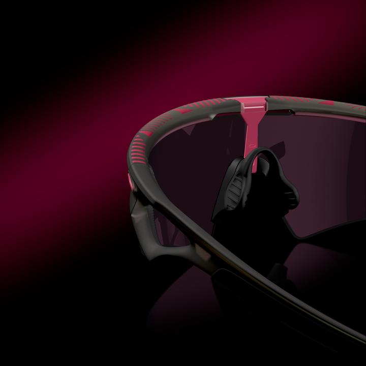 Actual product image Oakley Sphaera Slash - Radbrille (Giro Grey Smoke, Prizm Road)
