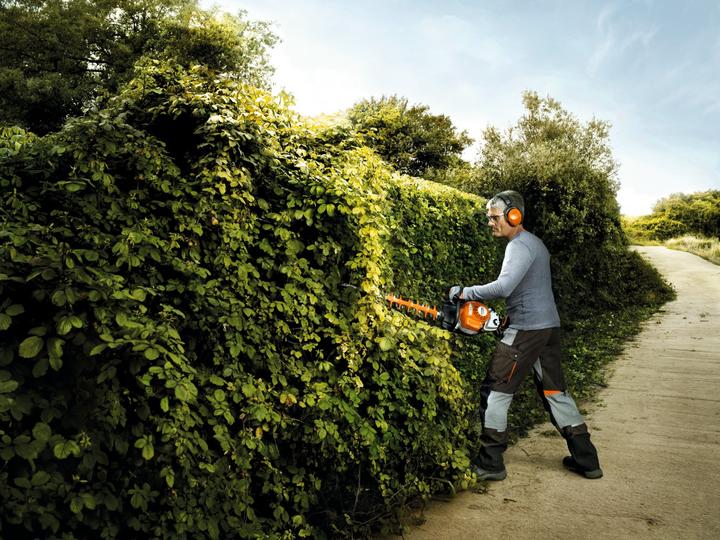 Actual product image Stihl HS 82 R 750 (Petrol)