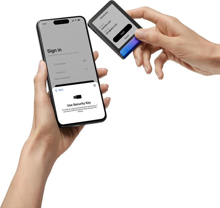 Actual product image Ledger Flex - Neptune Blue inkl. Recovery Key (Bitcoin, Ethereum Classic)