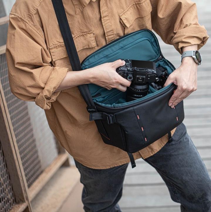 Actual product image Pgytech Photo Backpack OneMo Sling 11L Space Black (Camera shoulder bag, 11 l)