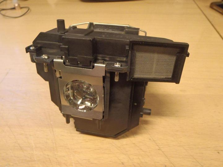 Actual product image CoreParts Projector Lamp for Epson (EB-696Ui, EB-1460Ui, EB-1450Ui, EB-1440Ui)