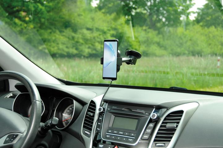 Actual product image Vivanco WSBUTLERPROVV Car cradle w. charging function