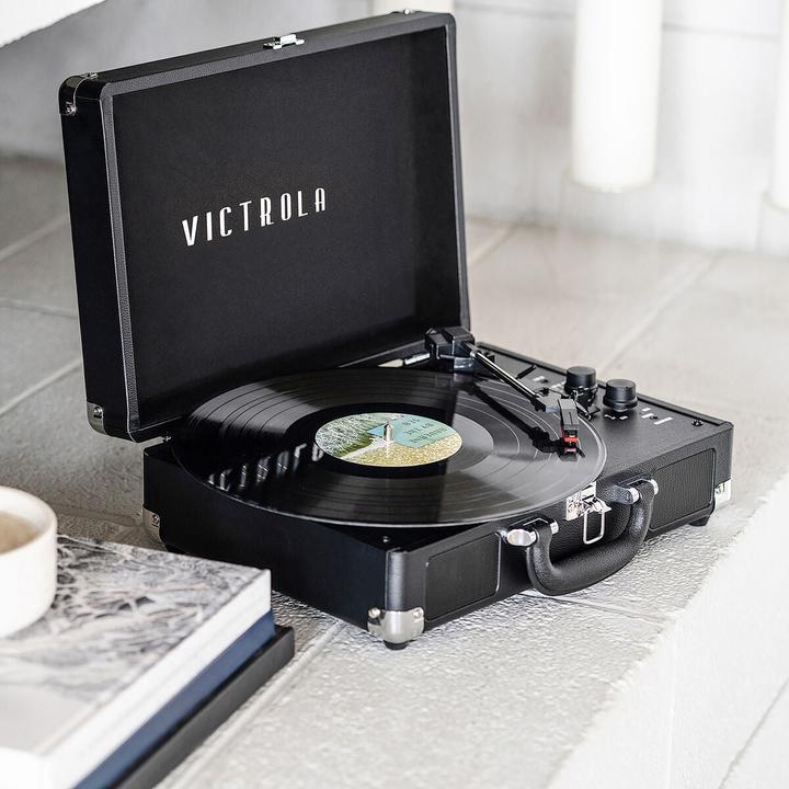 Image du produit Victrola Journey+ Bluetooth Suitcase Record Player with Three-Speed Turntable