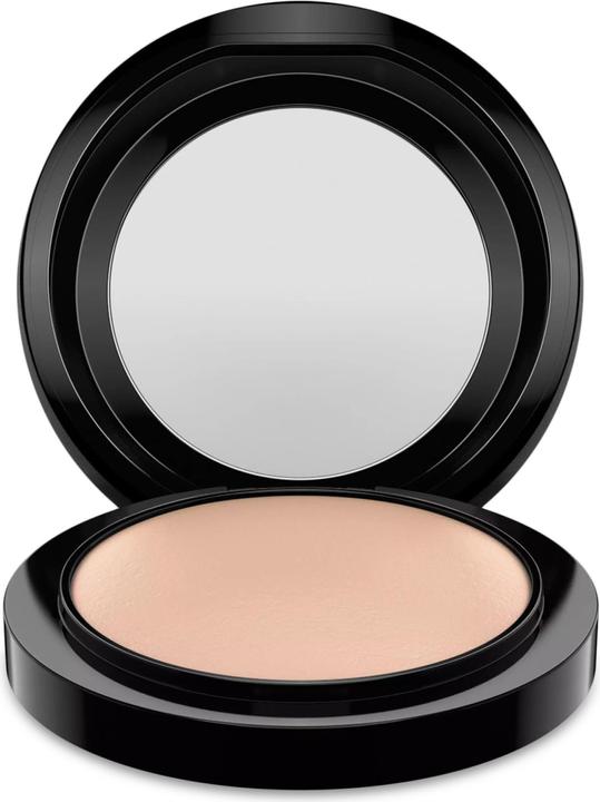 Actual product image MAC Cosmetics Mineralize Skinfinish (Medium Plus)