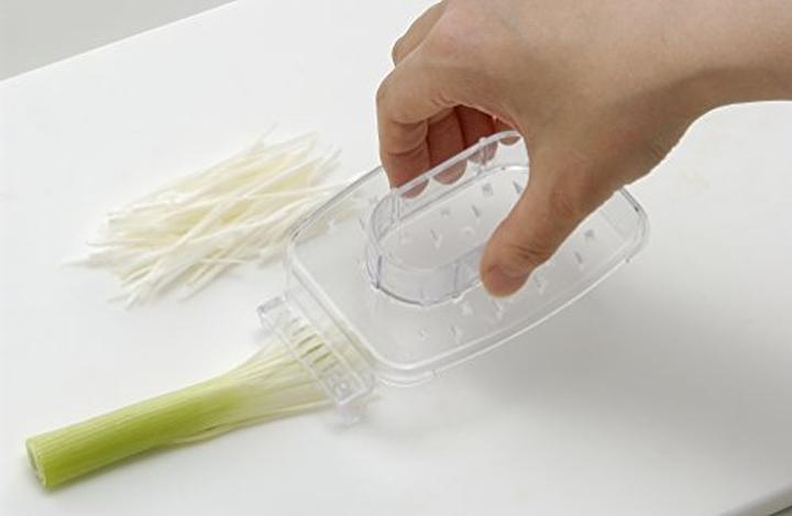 Actual product image Kyocera Slice&Grate slicer set, 6 pieces: 2 slicers, 1 grater with box