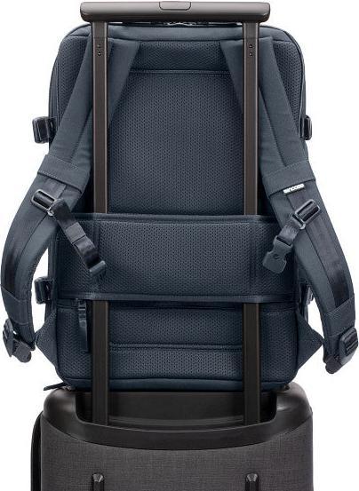 Actual product image Incase Laptoptas 16 inch - polyester - navy blauw (25 l)