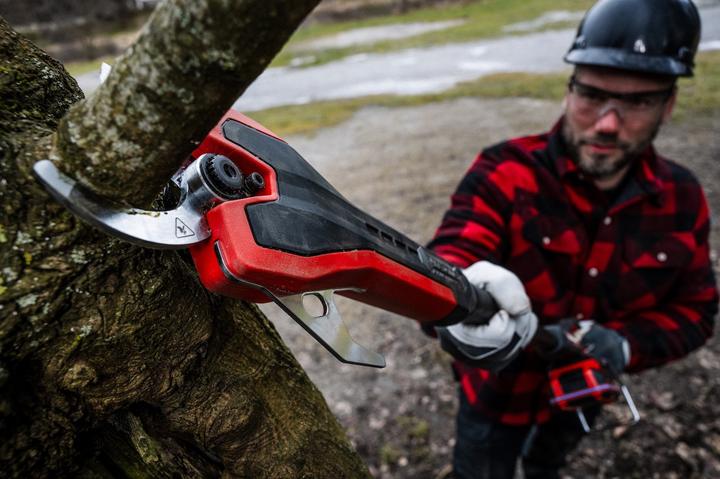 Produktbild Einhell Professional Akku-Astschere GP-LS 18/35 Li BL-Solo