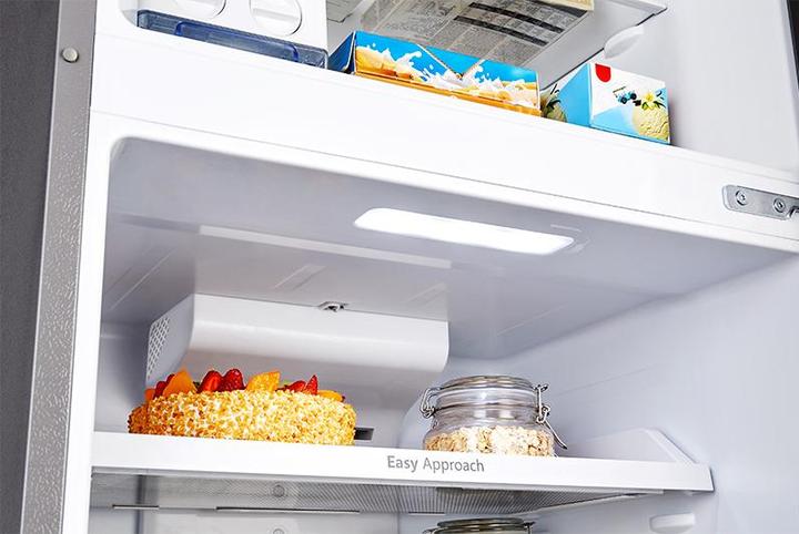 Produktbild Hisense RT488N4DC2 Kühlschrank mit Gefrierfach Freie Aufstellung 381 L E Silber (381 l)