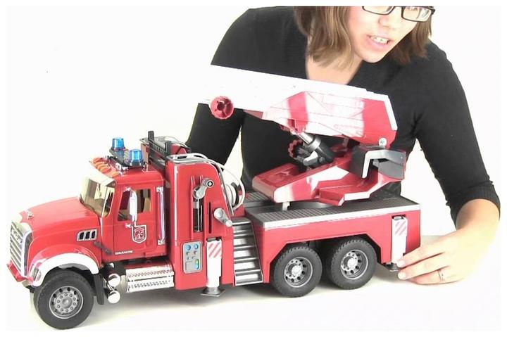 Produktbild Bruder Mack Granite Feuerwehr