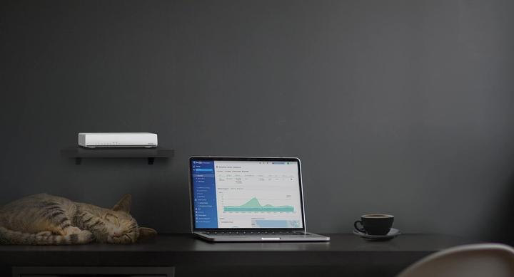 Actual product image QNAP QHora-301W