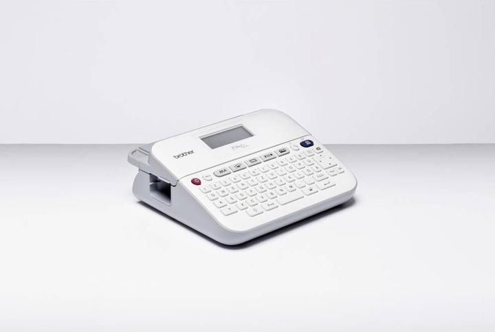 Produktbild Brother PT-D400BP + 5 gratis Beschriftungsbänder