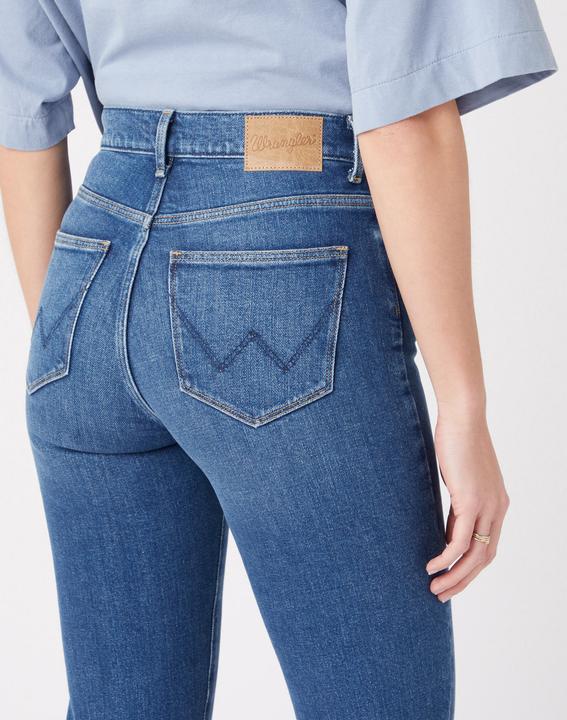 Actual product image Wrangler Straight (W32/L34)