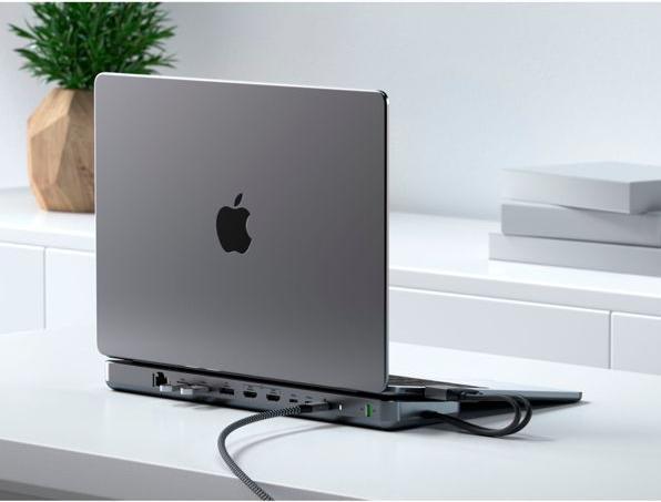 Actual product image Satechi Dual Dock Stand (USB-C, 9 Ports)