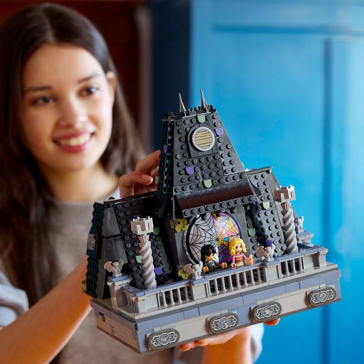 Actual product image LEGO Wednesdays und Enids Zimmer im Studentenwohnheim (76781, LEGO Wednesday, LEGO Rare Sets)
