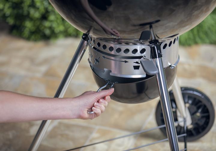 Actual product image Weber Master Touch Premium E-5770 (57 cm)