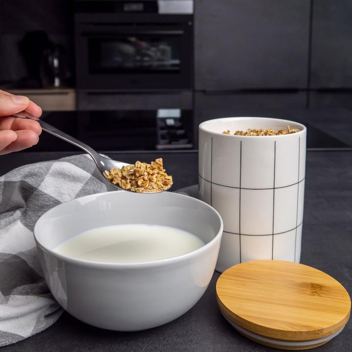 Actual product image Intirilife Storage tin 700 ml capacity