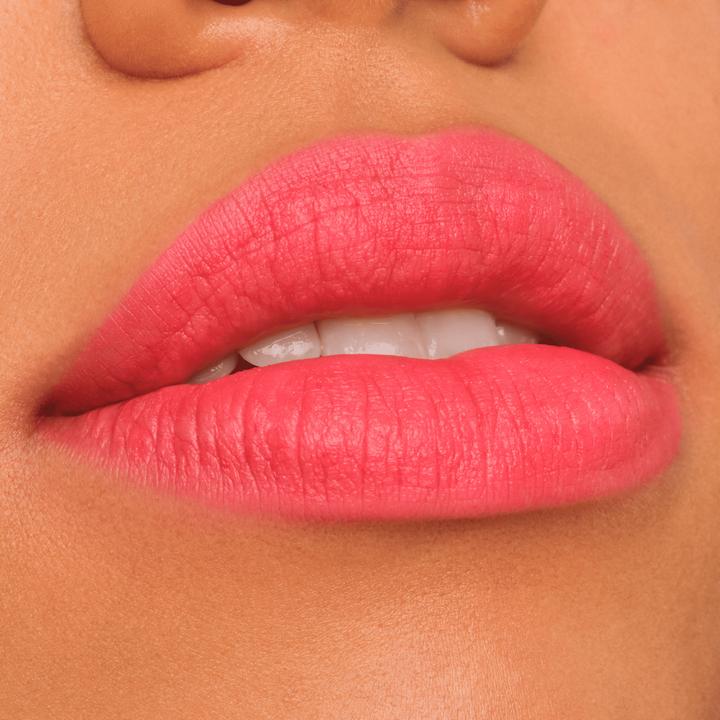 Actual product image Catrice Blur-Real Matte Lipstick (Red)