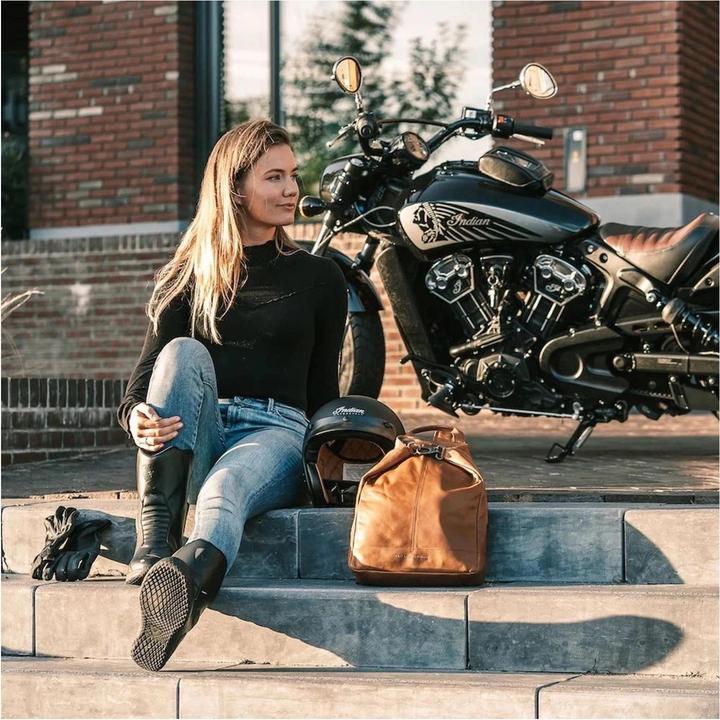 Actual product image Chesterfield Wax Pull Up City Backpack Leather 40 cm