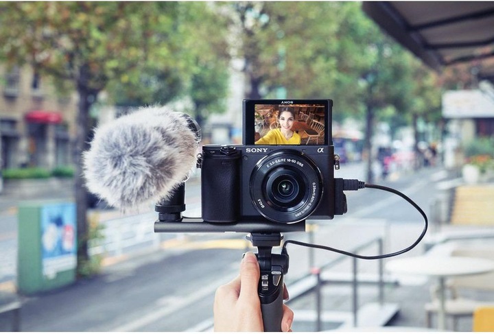 Image du produit Sony Alpha 6400 Kit (16 - 50 mm, 24.20 Mpx, APS-C / DX)