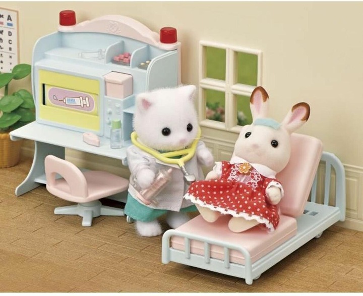 Actual product image Sylvanian Families Country Doctor Play Set with Figure