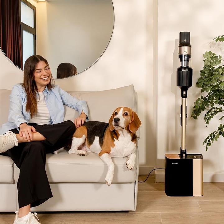 Produktbild Cecotec Drahtloser Staubsauger mit Selbstleerbasis, 220 AW Saugkraft, 90 Min Laufzeit, Anti-Haar-Bürste