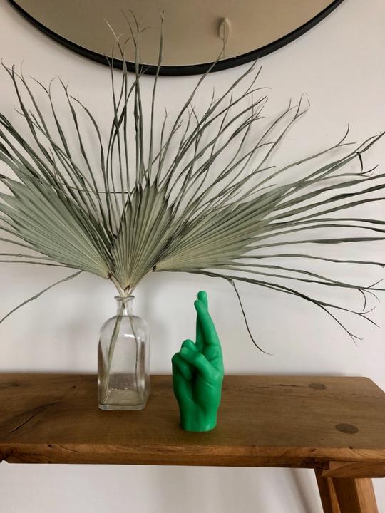 Actual product image Candle Hand crossed fingers (1 pcs.)