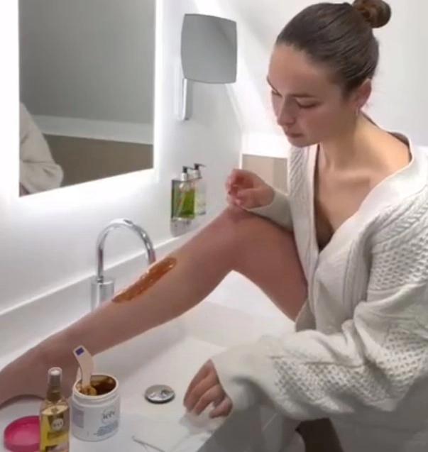 Produktbild Veet Sugaring Zuckerpaste Vanilleblüte (250 ml, 1 x, 440 g)