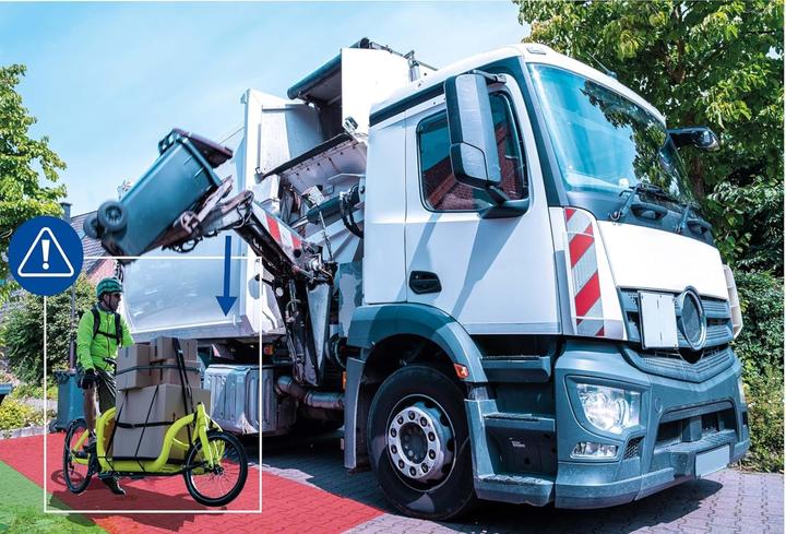 Actual product image Carguard RAV-KI reversing camera set w. artificial light