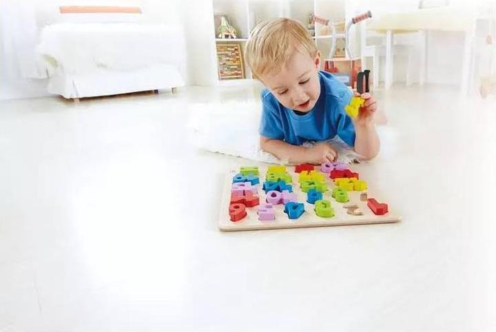 Image du produit Hape Puzzle avec des chiffres et des symboles