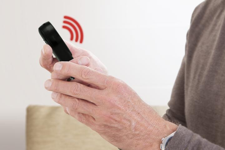 Actual product image Fysic FXA-100 SOS noodknop met GPS tracker voor senioren - Alarmering naar bekenden