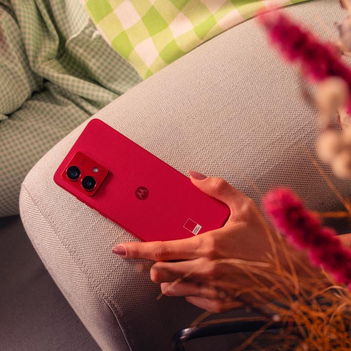 Produktbild Motorola moto g84 (256 GB, Viva Magenta, 6.55", Hybrid Dual SIM, 5G)